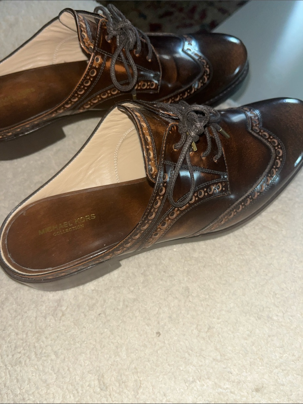 Michael Kors Women’s size 39 Dark Brown Leather Wingtip open back slip-on - Picture 3 of 8
